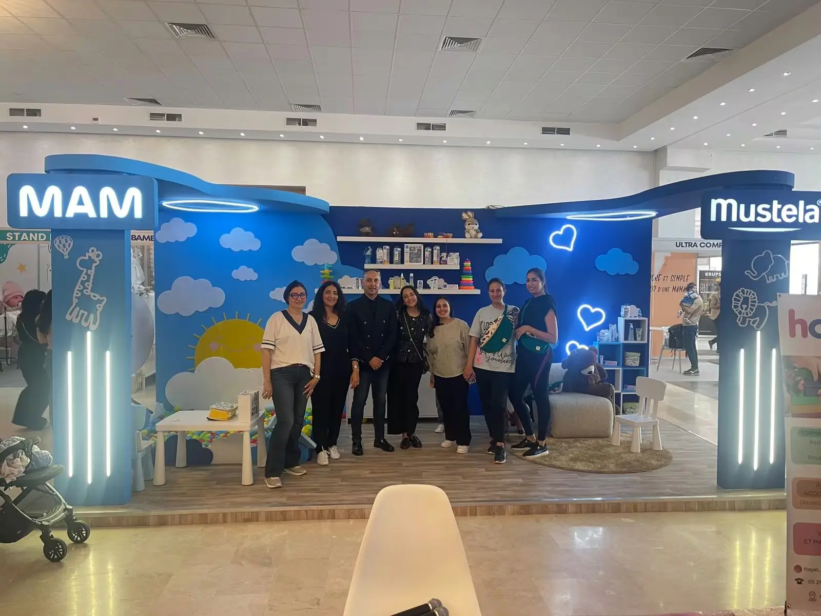 Photo d’équipe au stand